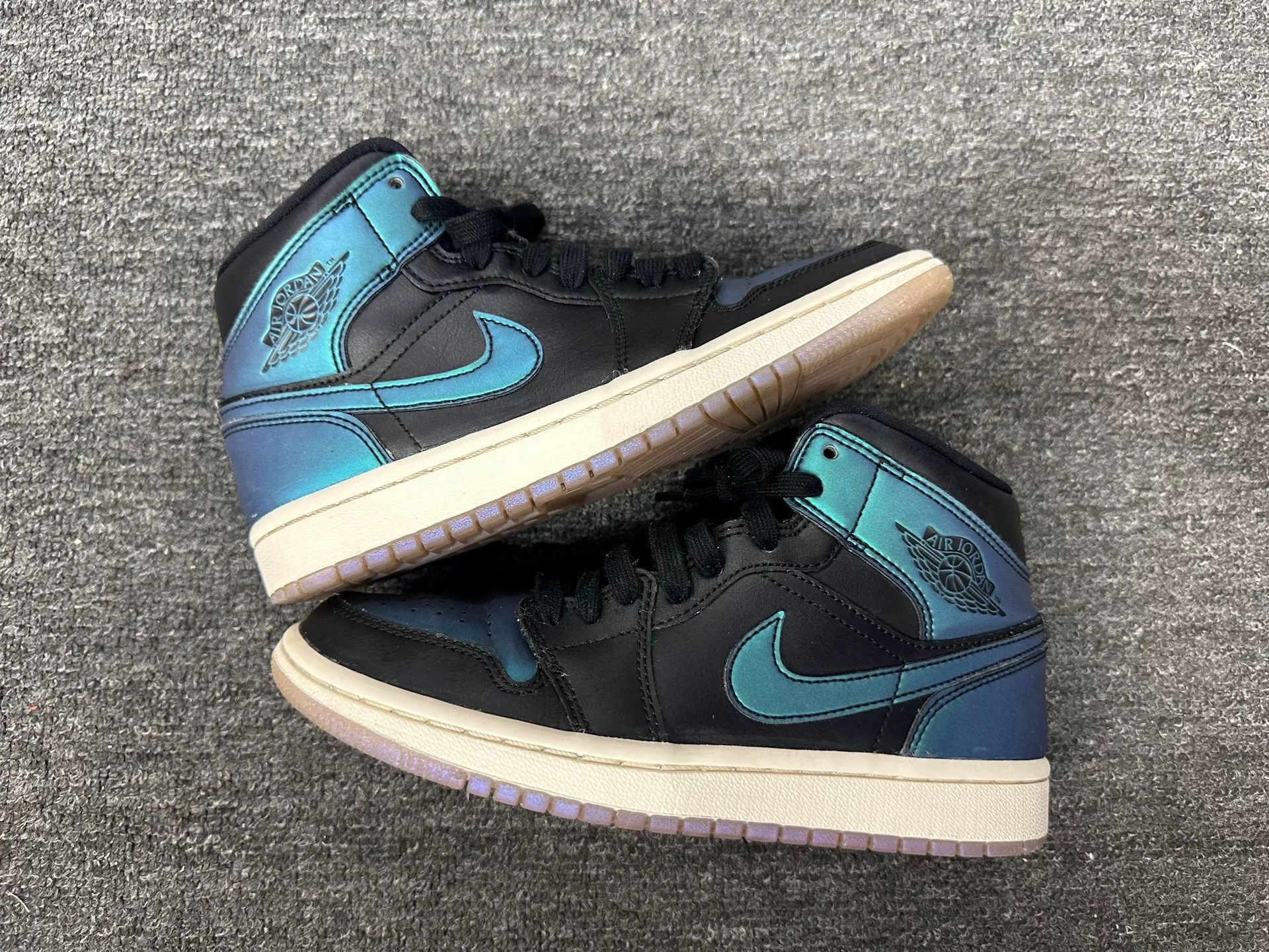 Nike Nike AJ1 Lowtop Sneakers 10 Men Size US 10 / EU 43 - 2 Thumbnail