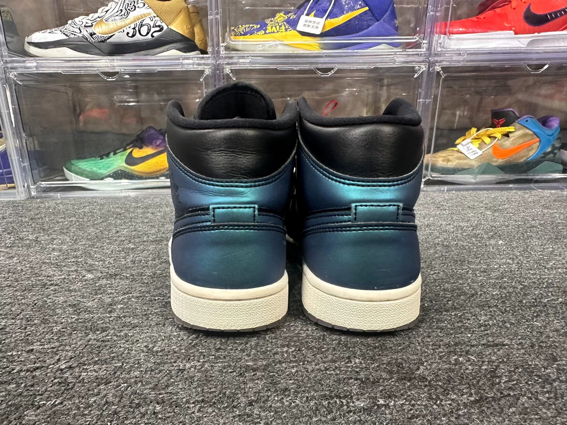 Nike Nike AJ1 Lowtop Sneakers 10 Men Size US 10 / EU 43 - 5 Thumbnail