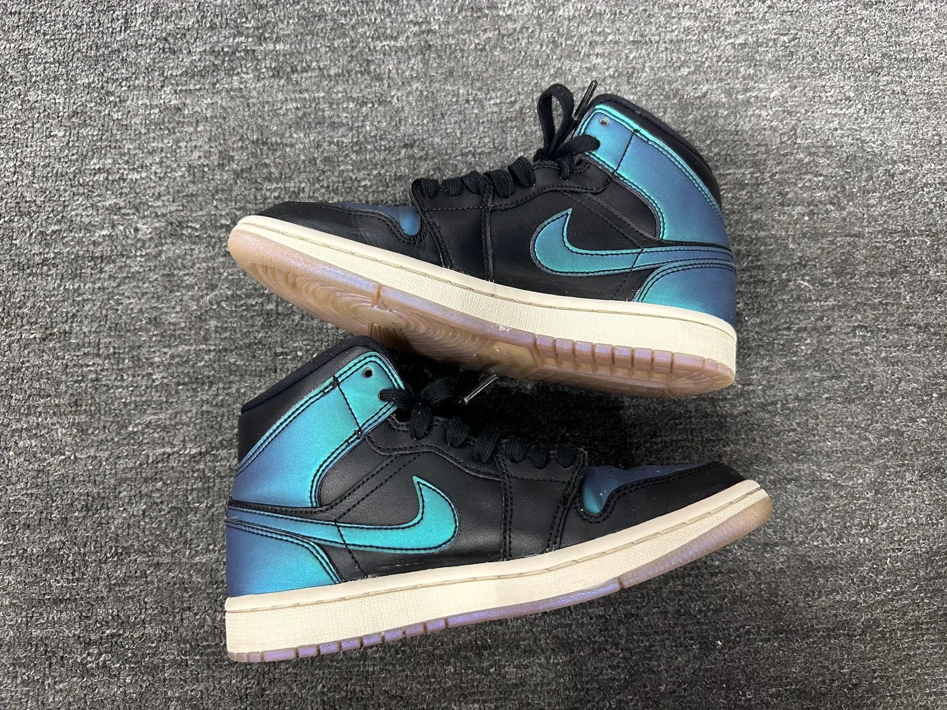 Nike Nike AJ1 Lowtop Sneakers 10 Men Size US 10 / EU 43 - 3 Thumbnail