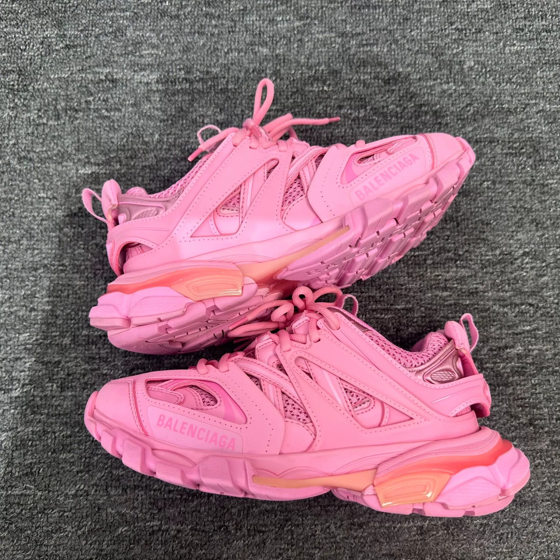 Balenciaga Balenciaga Pink Lowtop Sneakers us_6 Women Size US 6 / IT 36 - 2 Thumbnail