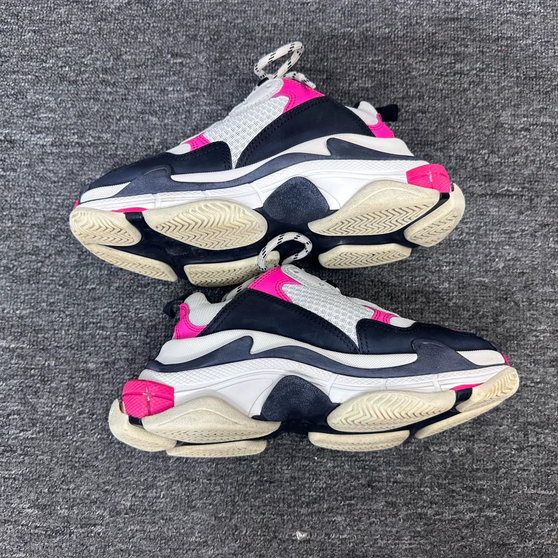 Balenciaga Balenciaga Pink Lowtop Sneakers us_5 Women Size US 5 / IT 35 - 3 Thumbnail