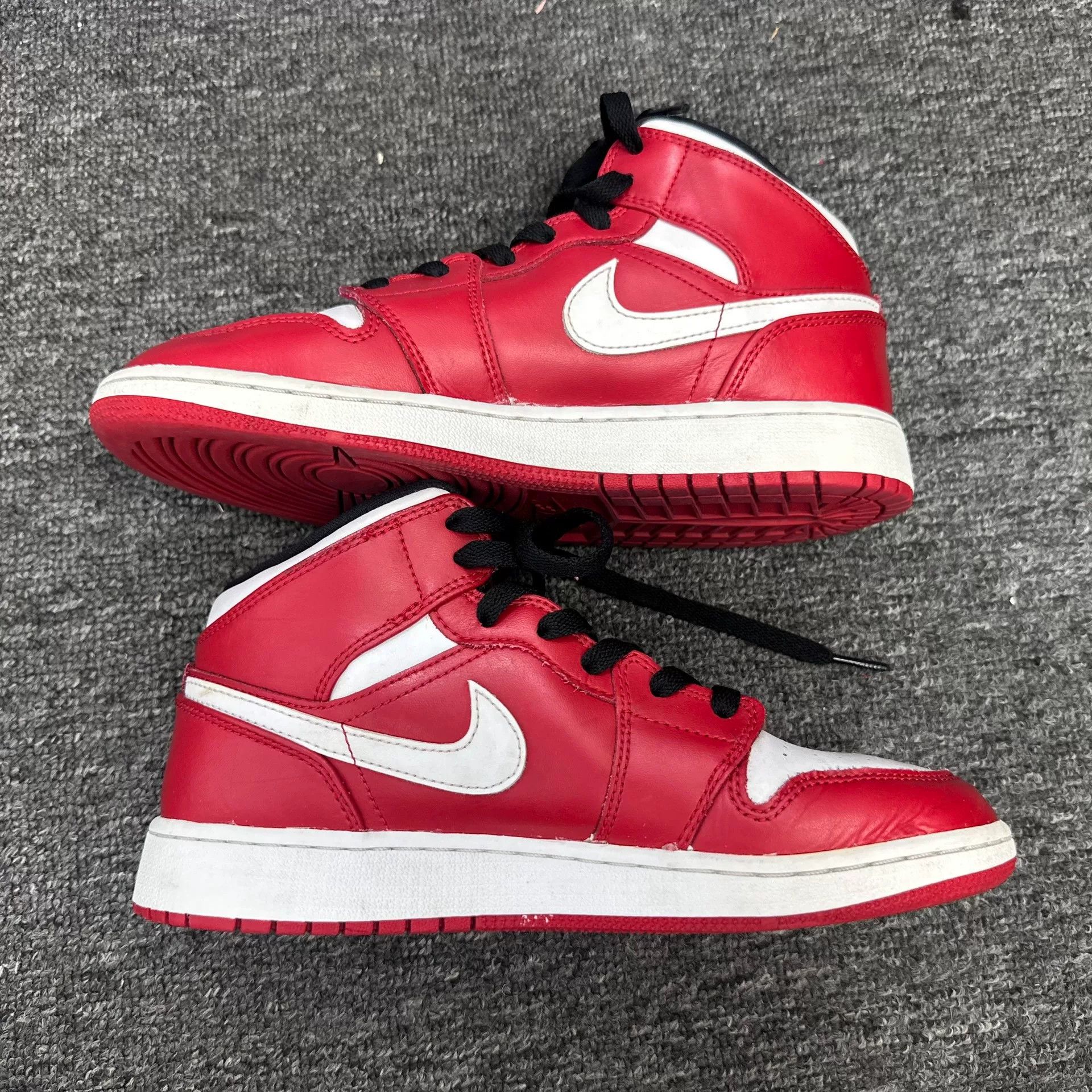 Nike Nike Red Lowtop Sneakers 5.5 Men Size US 5.5 / EU 38 - 3 Thumbnail