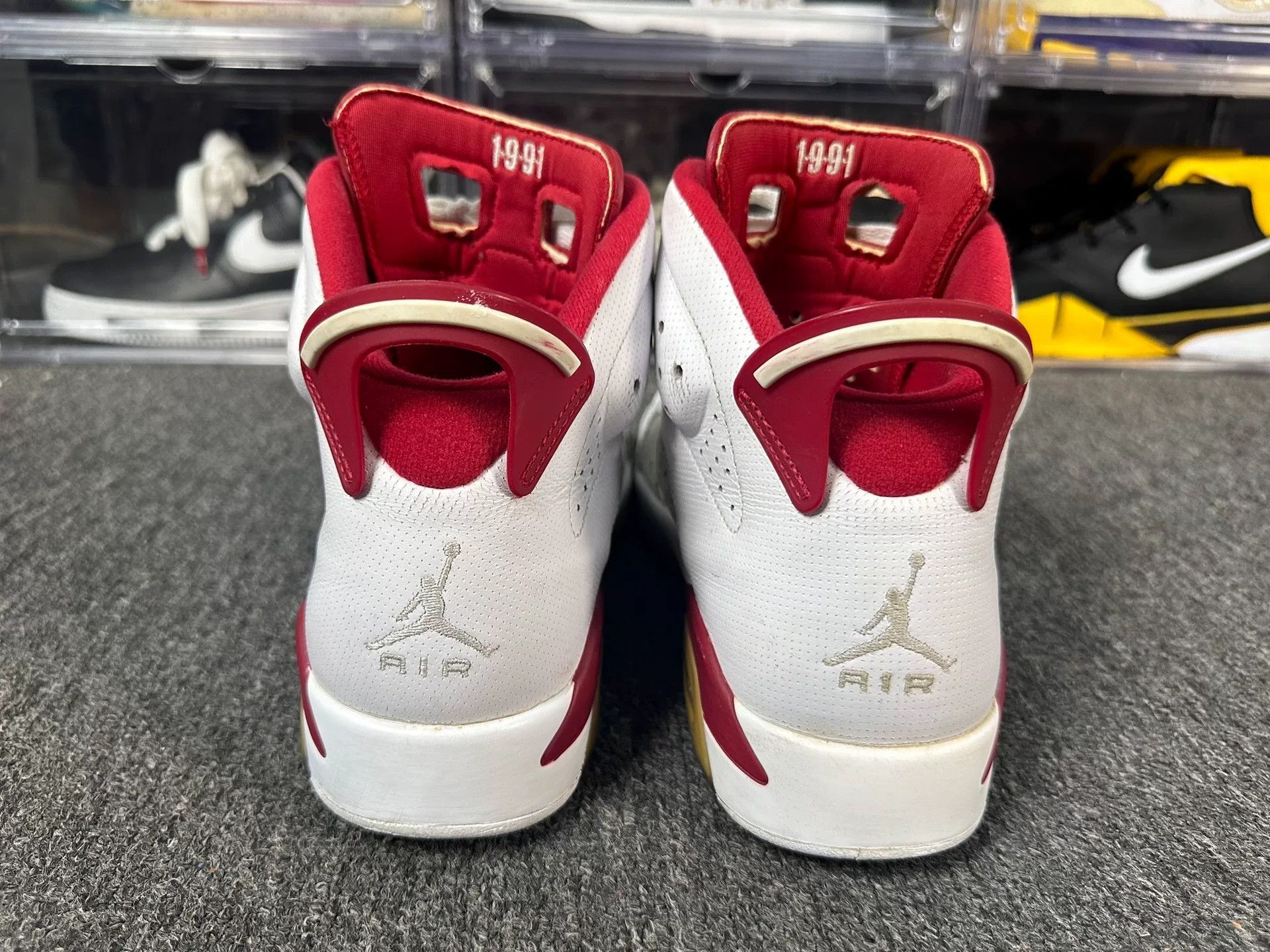 Nike Nike AIR JORDAN Red Lowtop Sneakers 11 Men Size US 11 / EU 44 - 5 Thumbnail