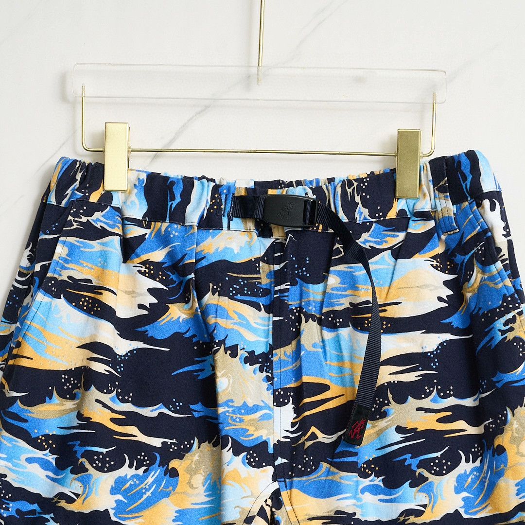 White Mountaineering White Mountaineering Men's All-Over Print Shorts Size US 28 / EU 44 - 2 Thumbnail