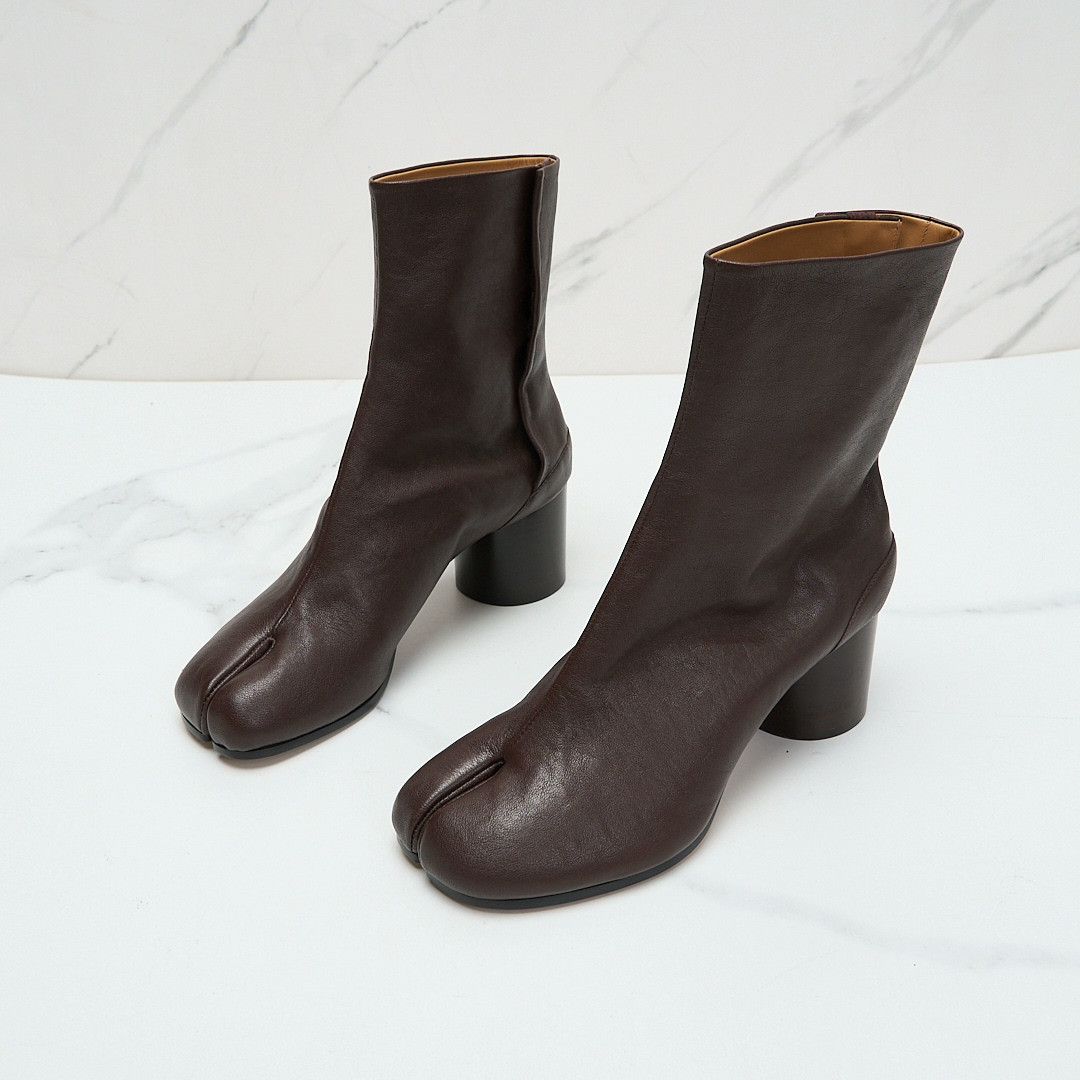 Maison Margiela Maison Margiela Women's Tabi Split-Toe Ankle Boots Size US 7 / IT 37 - 2 Thumbnail