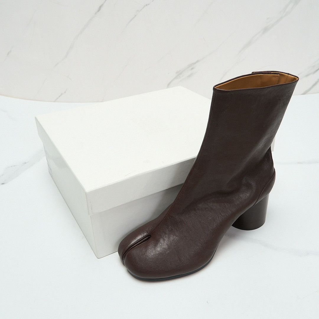 Maison Margiela Maison Margiela Women's Tabi Split-Toe Ankle Boots Size US 7 / IT 37 - 8 Thumbnail