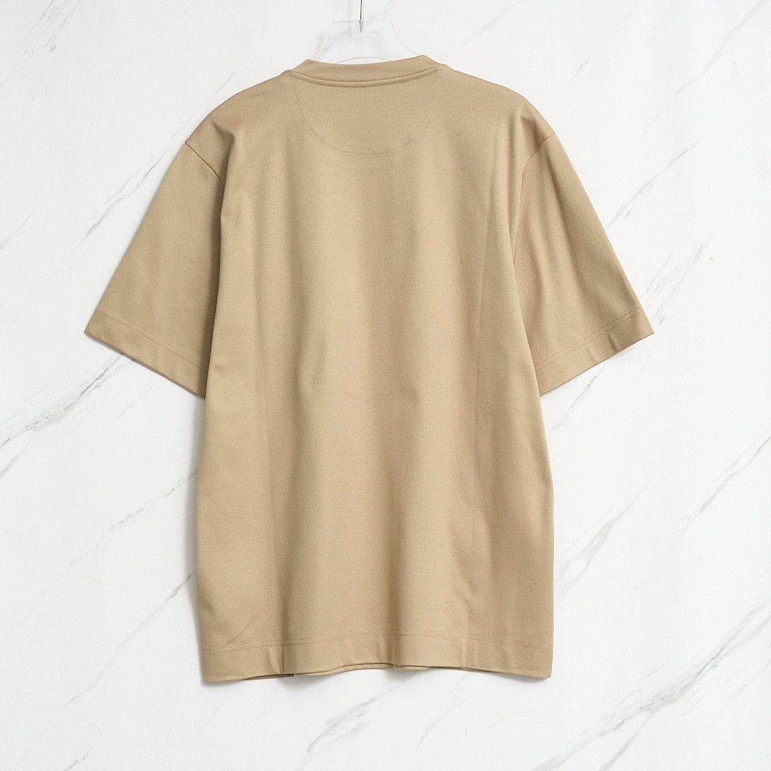 Fendi Fendi Men's Metal Logo Solid T-Shirt Size US M / EU 48-50 / 2 - 4 Thumbnail