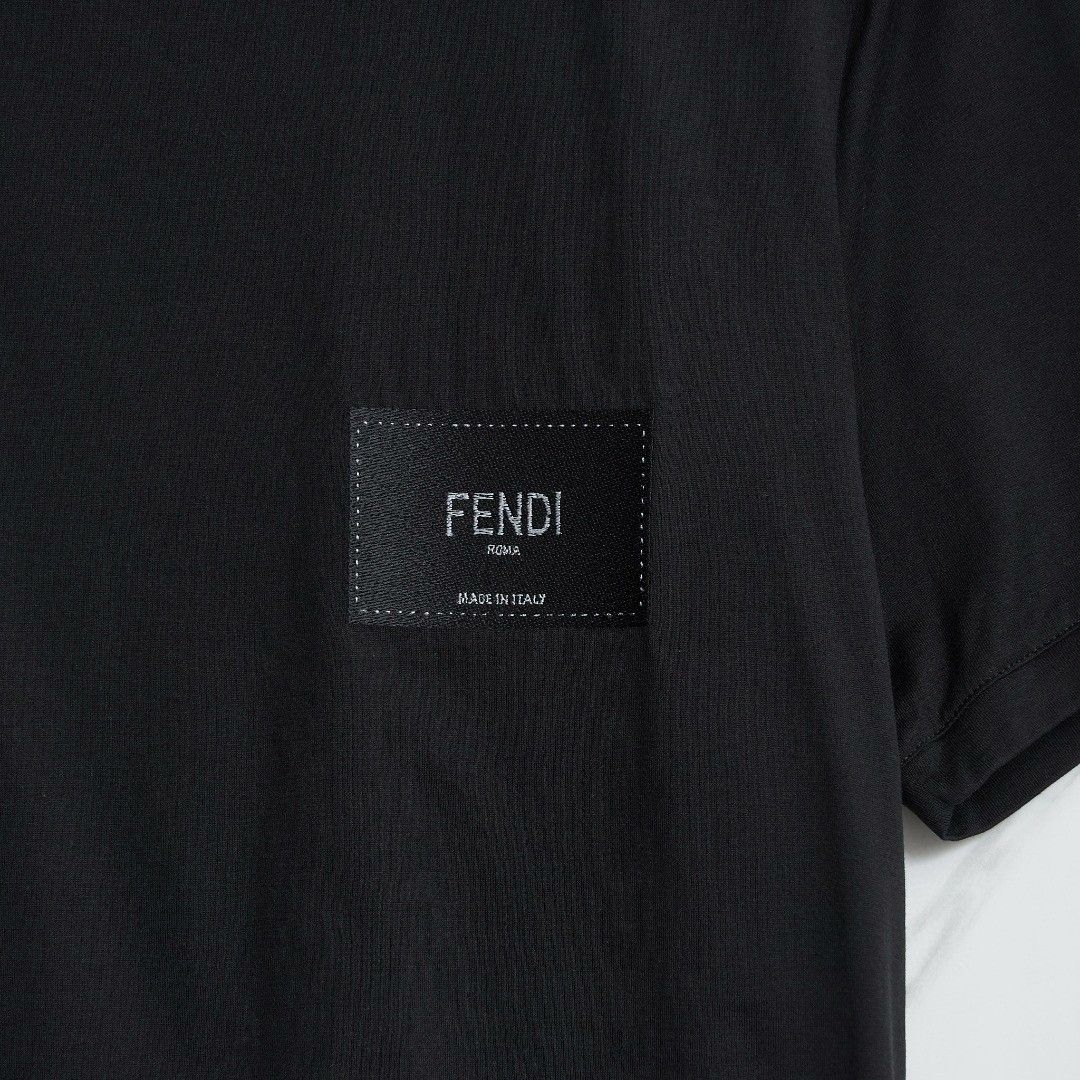 Fendi Fendi Unisex Patch Round Neck T-Shirt Size US M / EU 48-50 / 2 - 3 Thumbnail