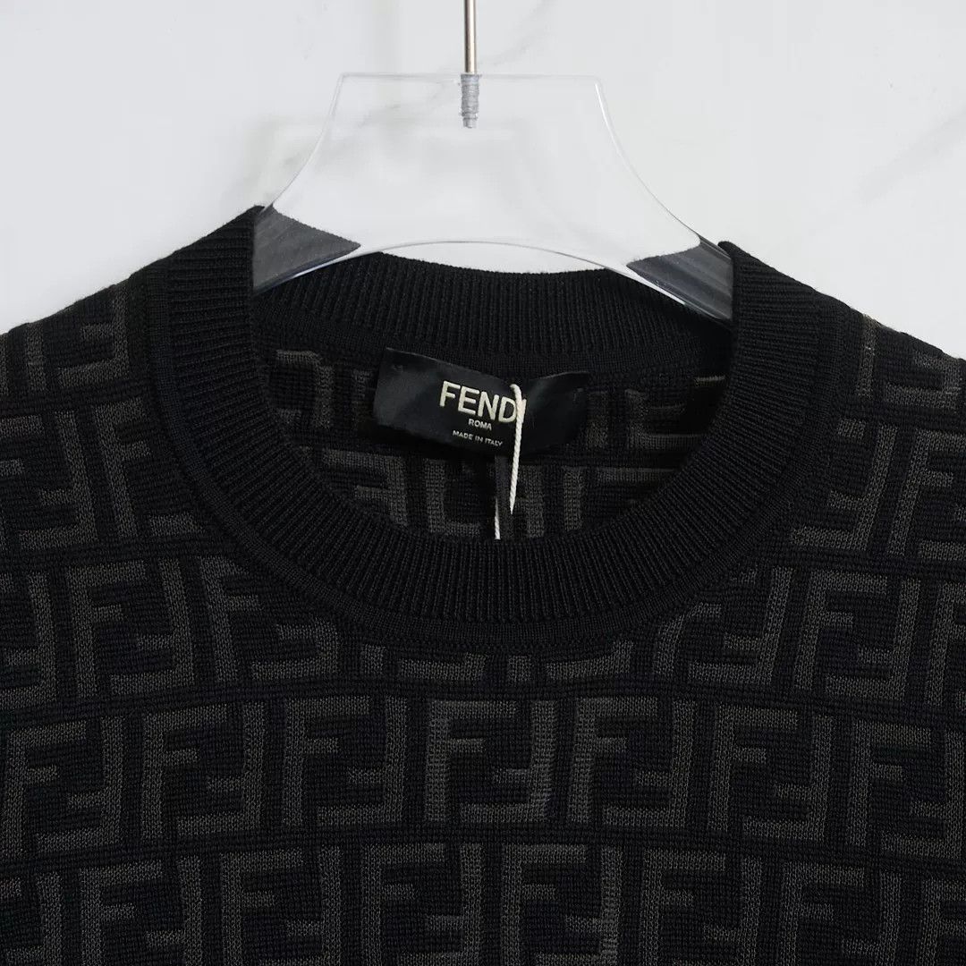 Fendi Fendi Men's Embossed Hollow Round Neck Sweater Size US M / EU 48-50 / 2 - 2 Thumbnail