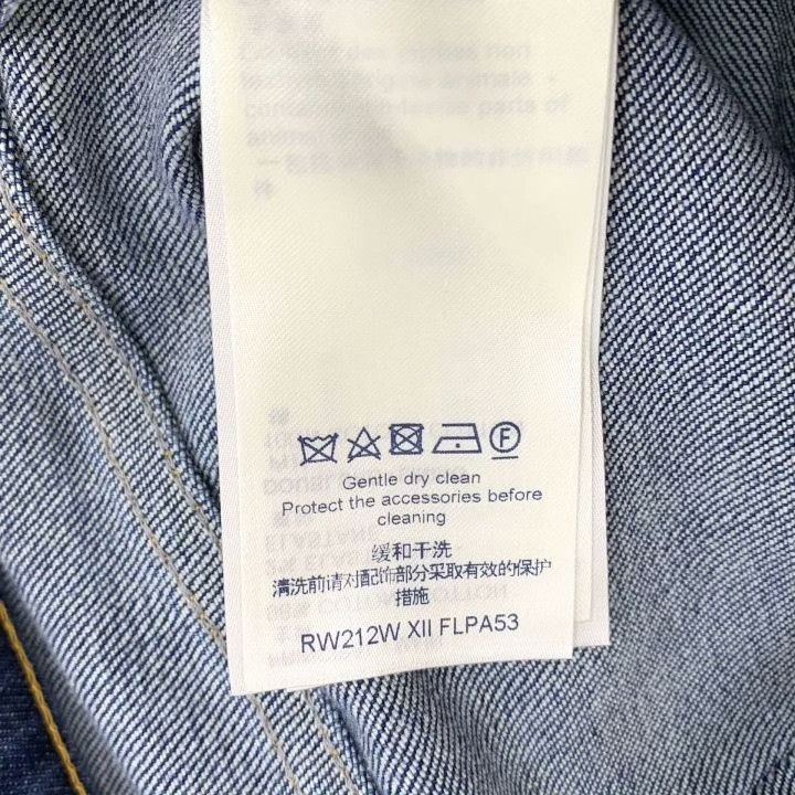Louis Vuitton Louis Vuitton Blue Logo Leather Buckle Denim Shorts Size 34" / US 12 / IT 48 - 7 Thumbnail