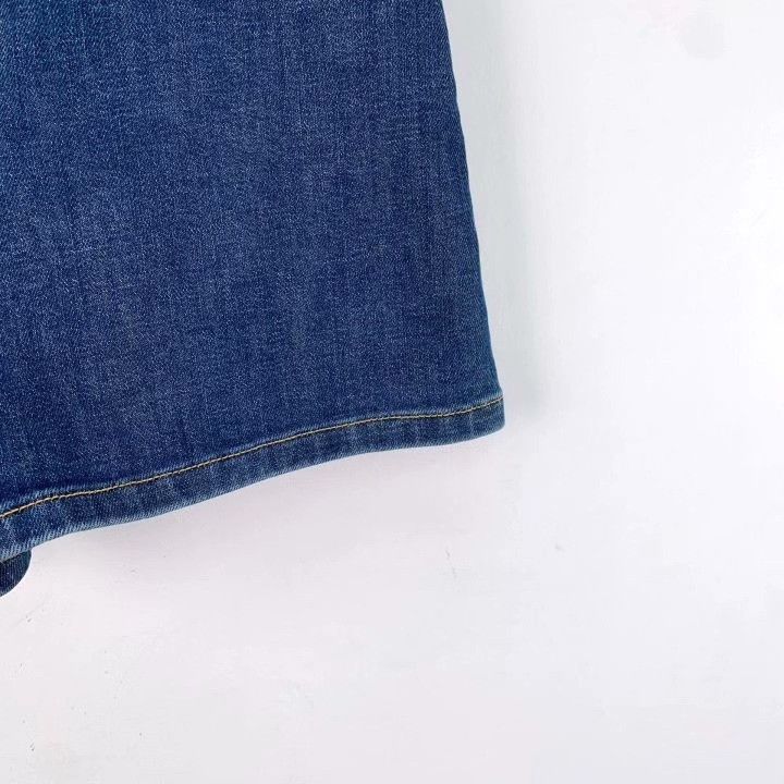 Louis Vuitton Louis Vuitton Blue Logo Leather Buckle Denim Shorts Size 34" / US 12 / IT 48 - 4 Thumbnail