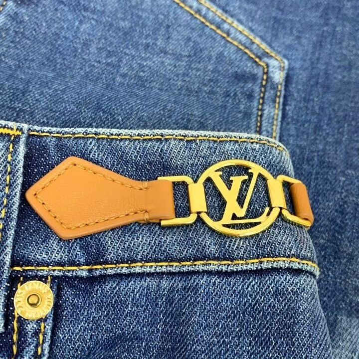 Louis Vuitton Louis Vuitton Blue Logo Leather Buckle Denim Shorts Size 34" / US 12 / IT 48 - 5 Thumbnail