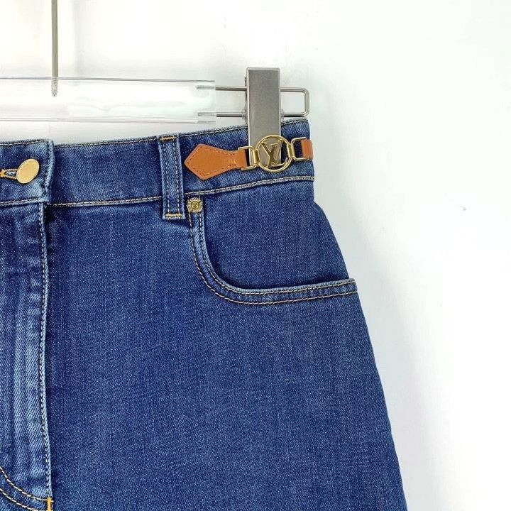 Louis Vuitton Louis Vuitton Blue Logo Leather Buckle Denim Shorts Size 34" / US 12 / IT 48 - 3 Thumbnail
