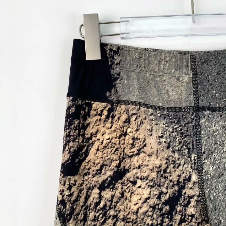 Louis Vuitton Louis Vuitton Meteorite Mountain Print Leggings Size 34" / US 12 / IT 48 - 3 Thumbnail