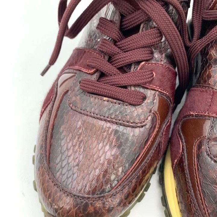 Louis Vuitton Louis Vuitton Runaway Red Snake Print Sneakers Size US 6 / IT 36 - 9 Thumbnail