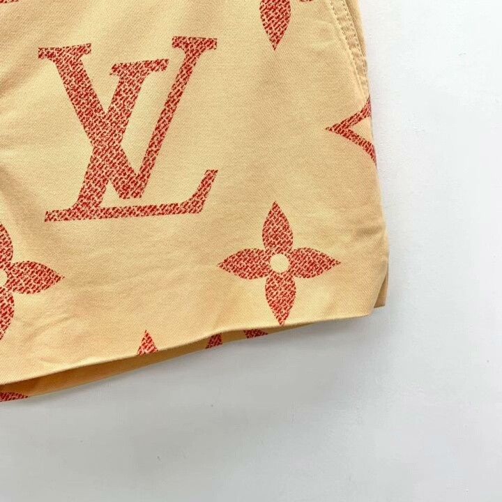 Louis Vuitton Louis Vuitton Orange Logo Print Cotton Shorts Size 26" / US 2 / IT 38 - 4 Thumbnail