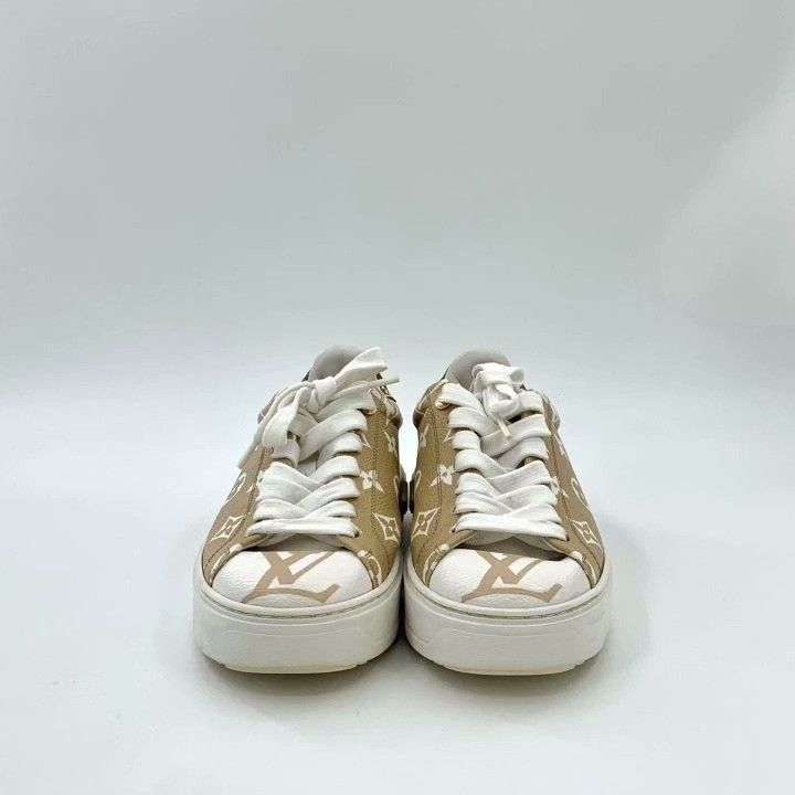 Louis Vuitton Louis Vuitton Tine Out Logo Flat Sneakers Size US 4.5 / IT 34.5 - 3 Thumbnail