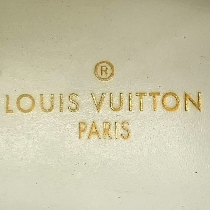 Louis Vuitton Louis Vuitton Tine Out Logo Flat Sneakers Size US 4.5 / IT 34.5 - 8 Thumbnail
