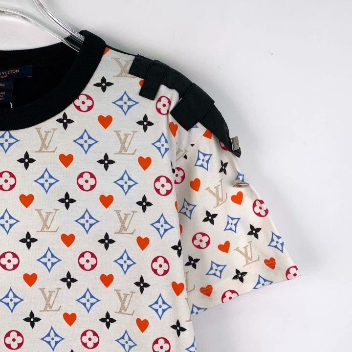 Louis Vuitton Louis Vuitton Logo Heart Print Cotton T-shirt Size XS / US 0-2 / IT 36-38 - 3 Thumbnail