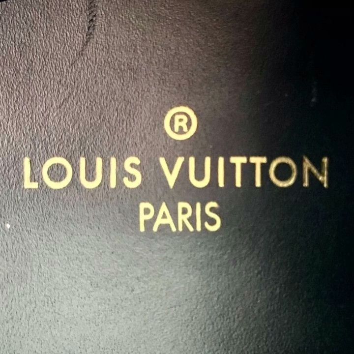 Louis Vuitton Louis Vuitton Run Away Logo Sneakers Size US 4 / IT 34 - 7 Thumbnail
