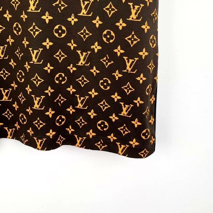 Louis Vuitton Louis Vuitton Monogram Cotton Crewneck T-shirt Size M / US 6-8 / IT 42-44 - 4 Thumbnail
