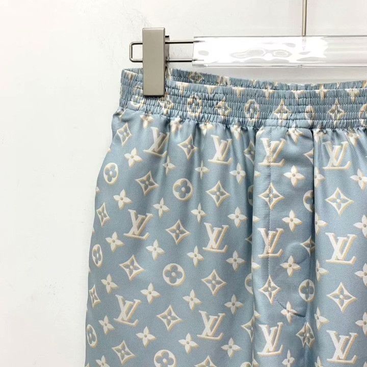 Louis Vuitton Louis Vuitton 2023 Light Blue Monogram Silk Shorts Size 36" / US 14 / IT 50 - 3 Thumbnail