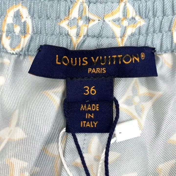 Louis Vuitton Louis Vuitton 2023 Light Blue Monogram Silk Shorts Size 36" / US 14 / IT 50 - 5 Thumbnail