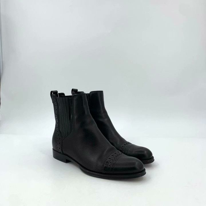 Louis Vuitton Louis Vuitton 37 Black Baroque Carved Leather Ankle Boots Size US 6 / IT 36 - 2 Thumbnail