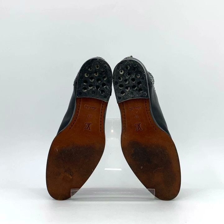 Louis Vuitton Louis Vuitton 37 Black Baroque Carved Leather Ankle Boots Size US 6 / IT 36 - 5 Thumbnail