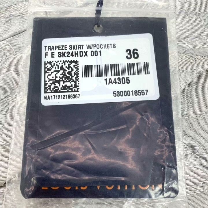 Louis Vuitton Louis Vuitton Silver Floral Embroidery Skirt Size 36" / US 14 / IT 50 - 8 Thumbnail