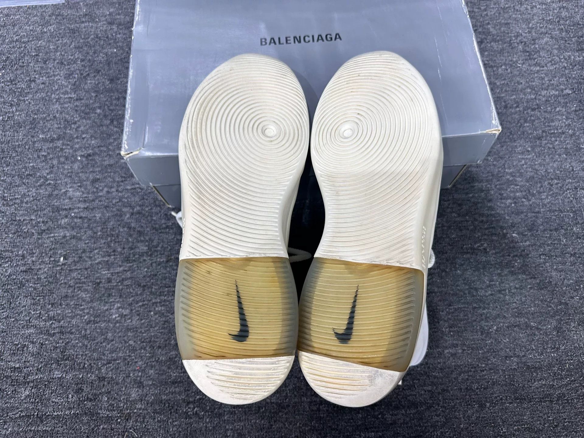 Fear of God Fear of God Retro White Hitop Sneakers 11 Men Size US 11 / EU 44 - 6 Thumbnail