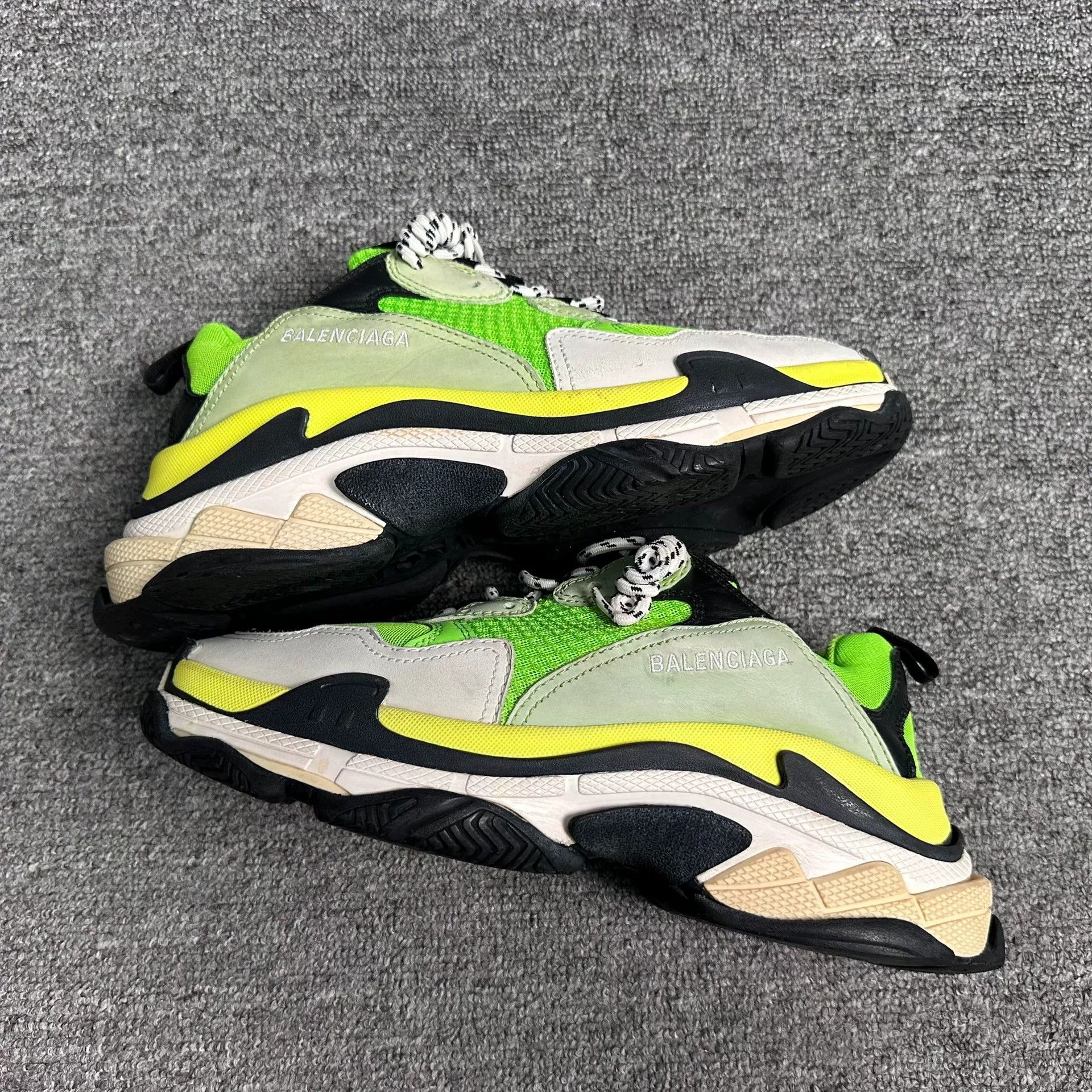 Balenciaga Balenciaga Green Lowtop Sneakers 9 Men Size US 9 / EU 42 - 2 Thumbnail
