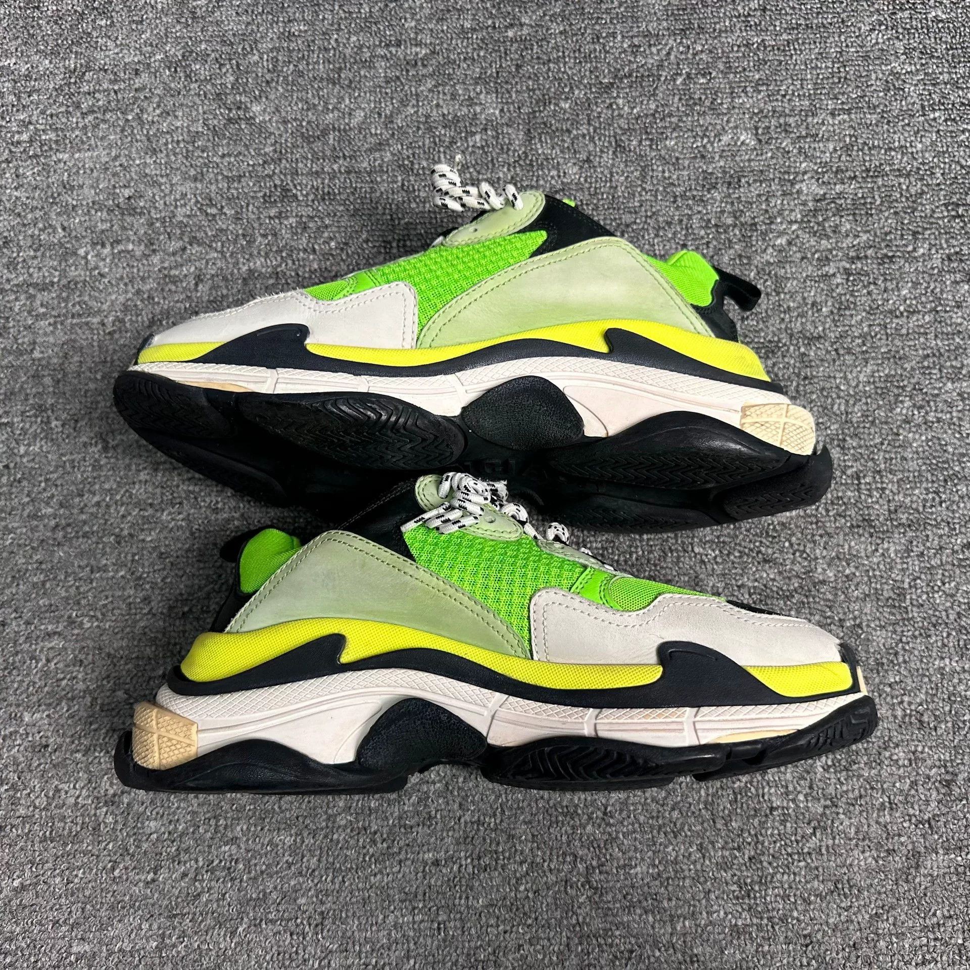 Balenciaga Balenciaga Green Lowtop Sneakers 9 Men Size US 9 / EU 42 - 3 Thumbnail