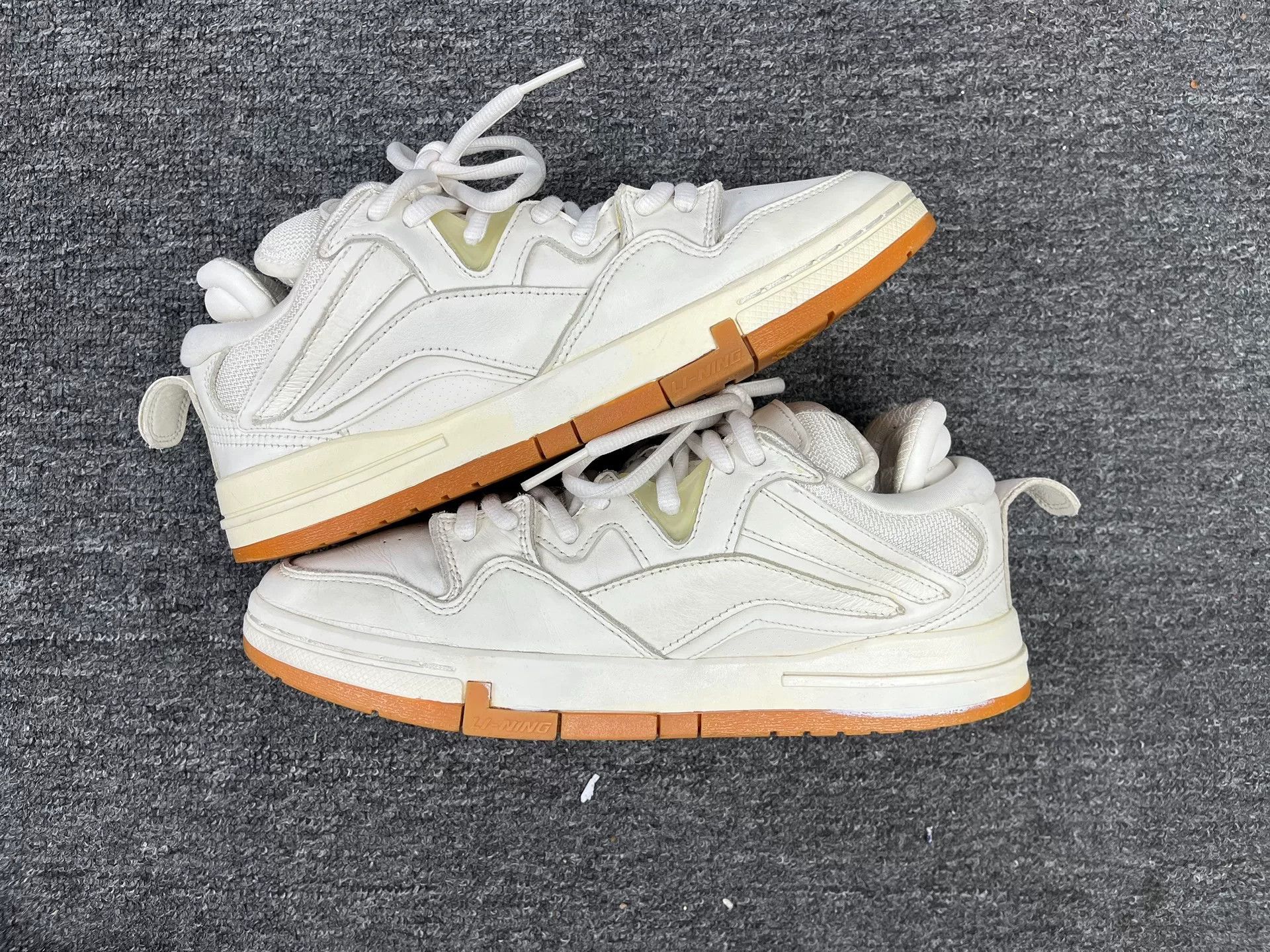 Li-Ning Li-Ning White Lowtop Sneakers 10 Men Size US 10 / EU 43 - 2 Thumbnail
