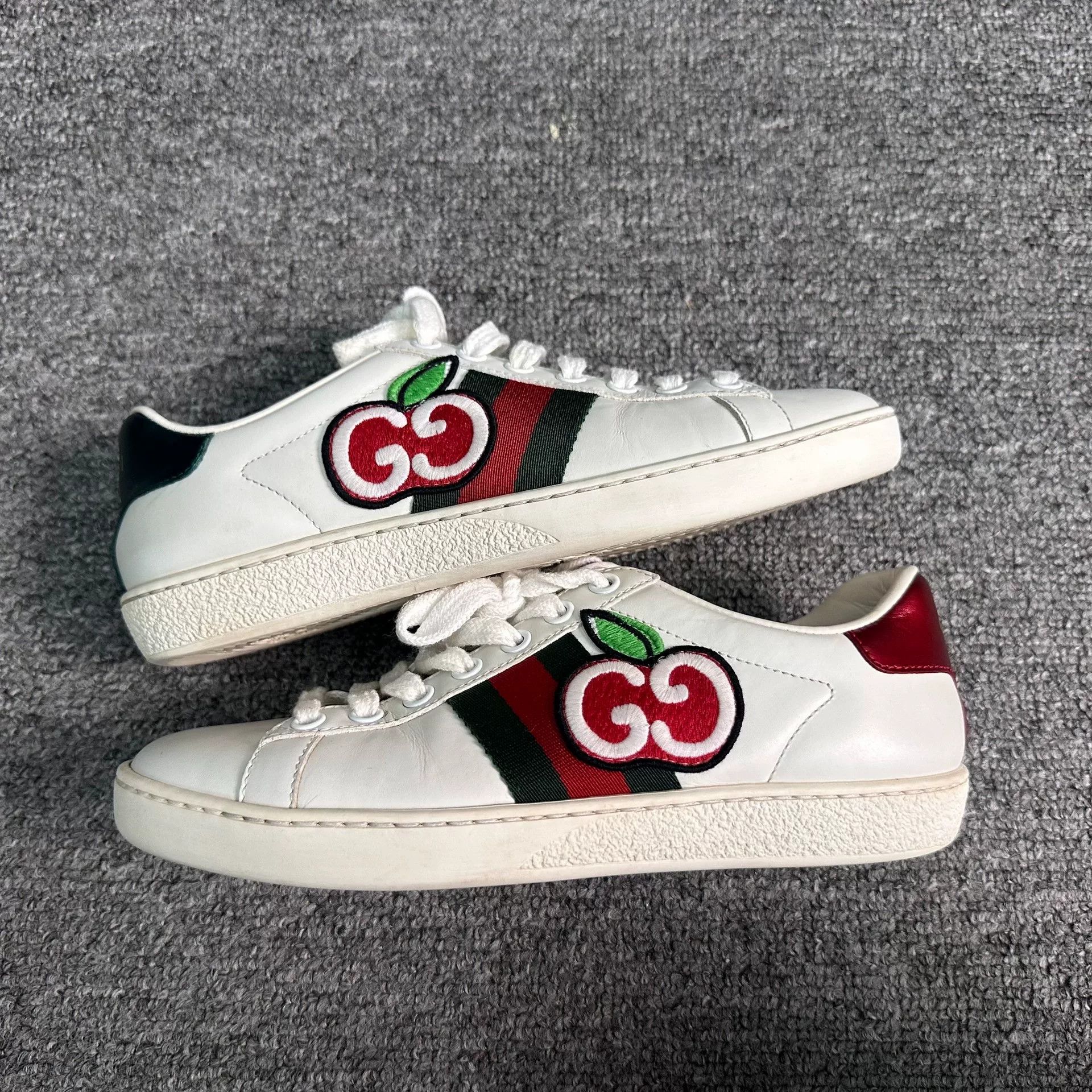 Gucci Gucci Retro White Lowtop Sneakers us_6 Women Size US 6 / IT 36 - 2 Thumbnail