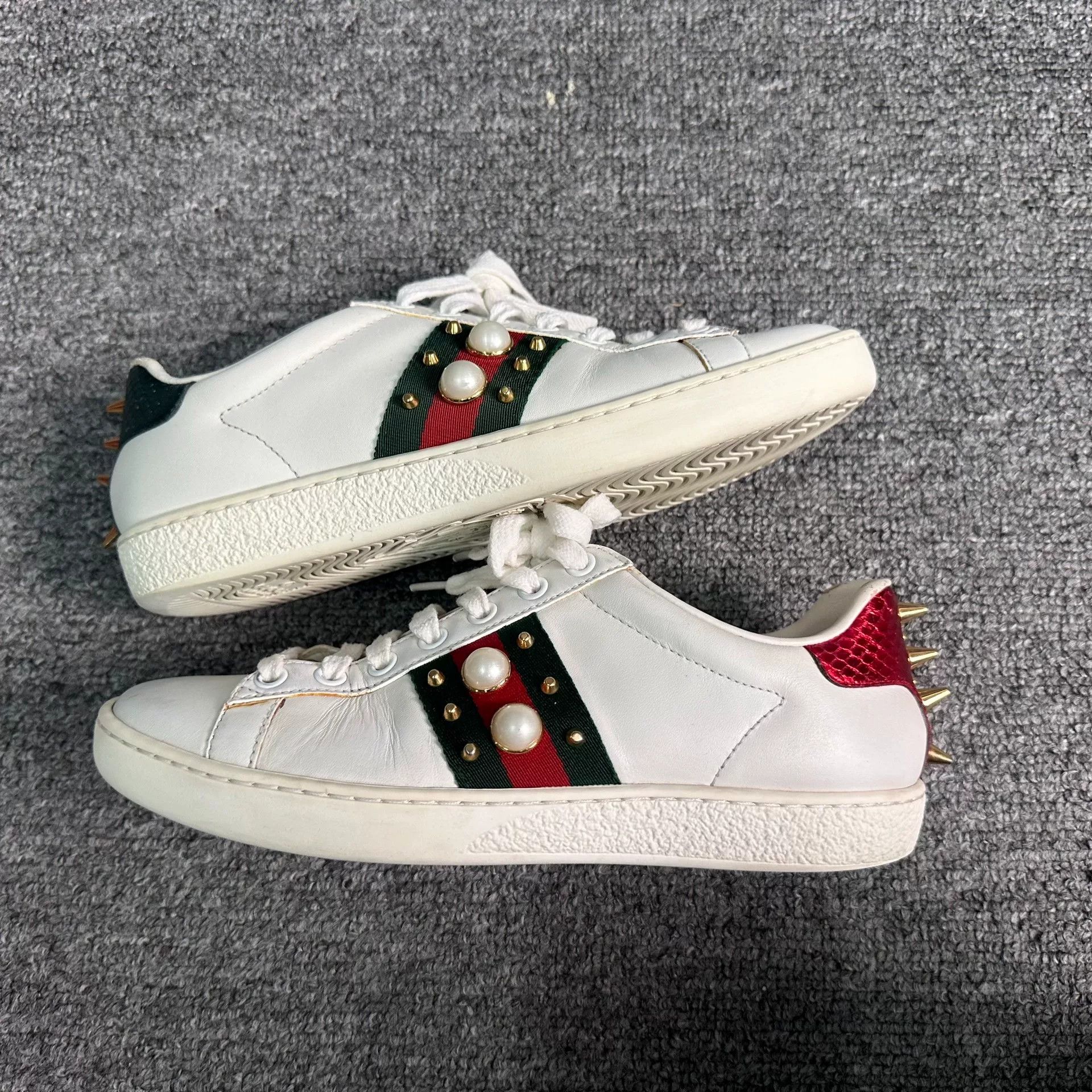 Gucci Gucci White Lowtop Sneakers us_6 Women Size US 6 / IT 36 - 2 Thumbnail