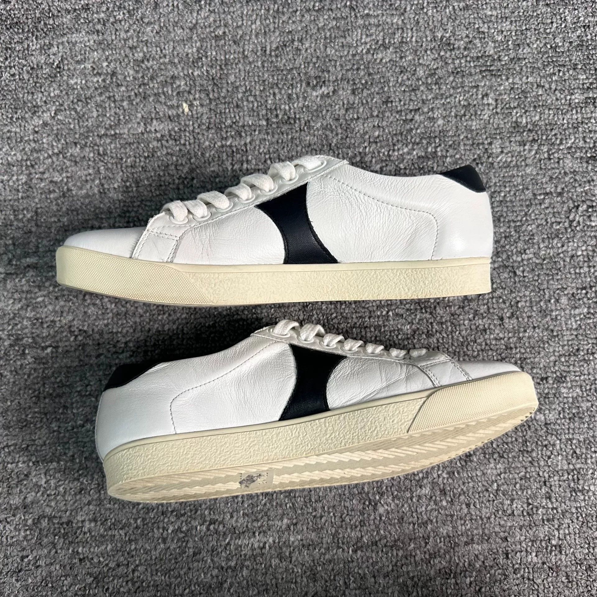Celine Celine White Lowtop Sneakers us_5 Women Size US 5 / IT 35 - 3 Thumbnail