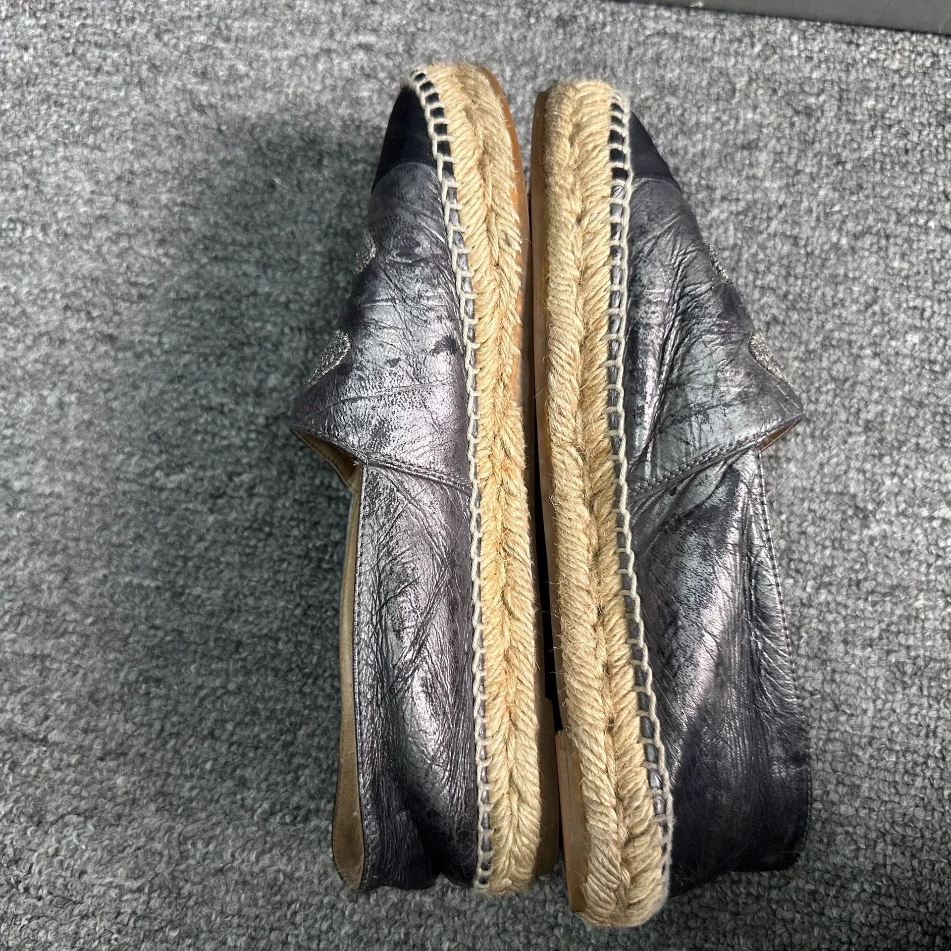 Chanel Chanel Patent Silver Lowtop Sneakers us_5 Women Size US 5 / IT 35 - 6 Thumbnail