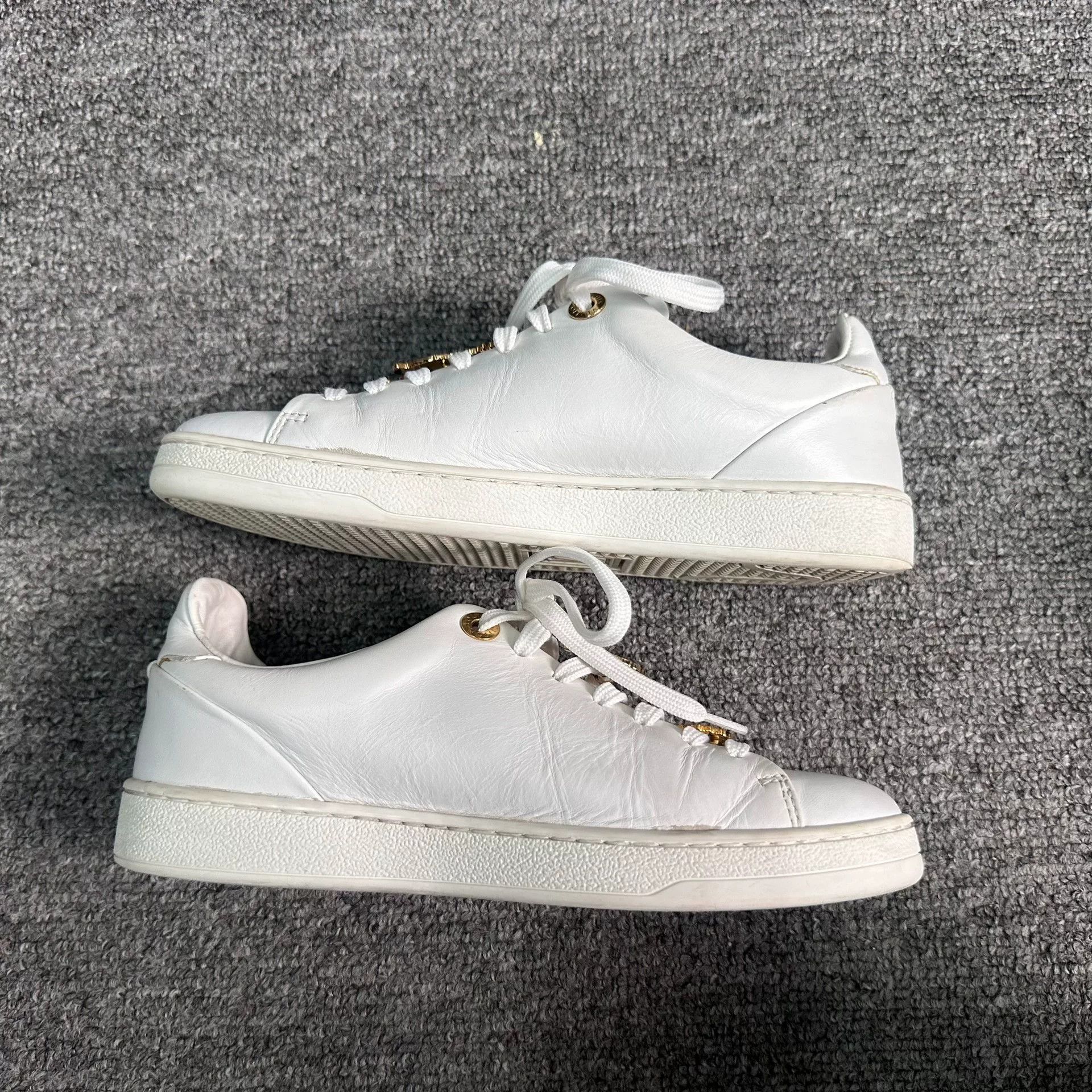 Louis Vuitton Louis Vuitton White Lowtop Sneakers us_5 Women Size US 5 / IT 35 - 3 Thumbnail