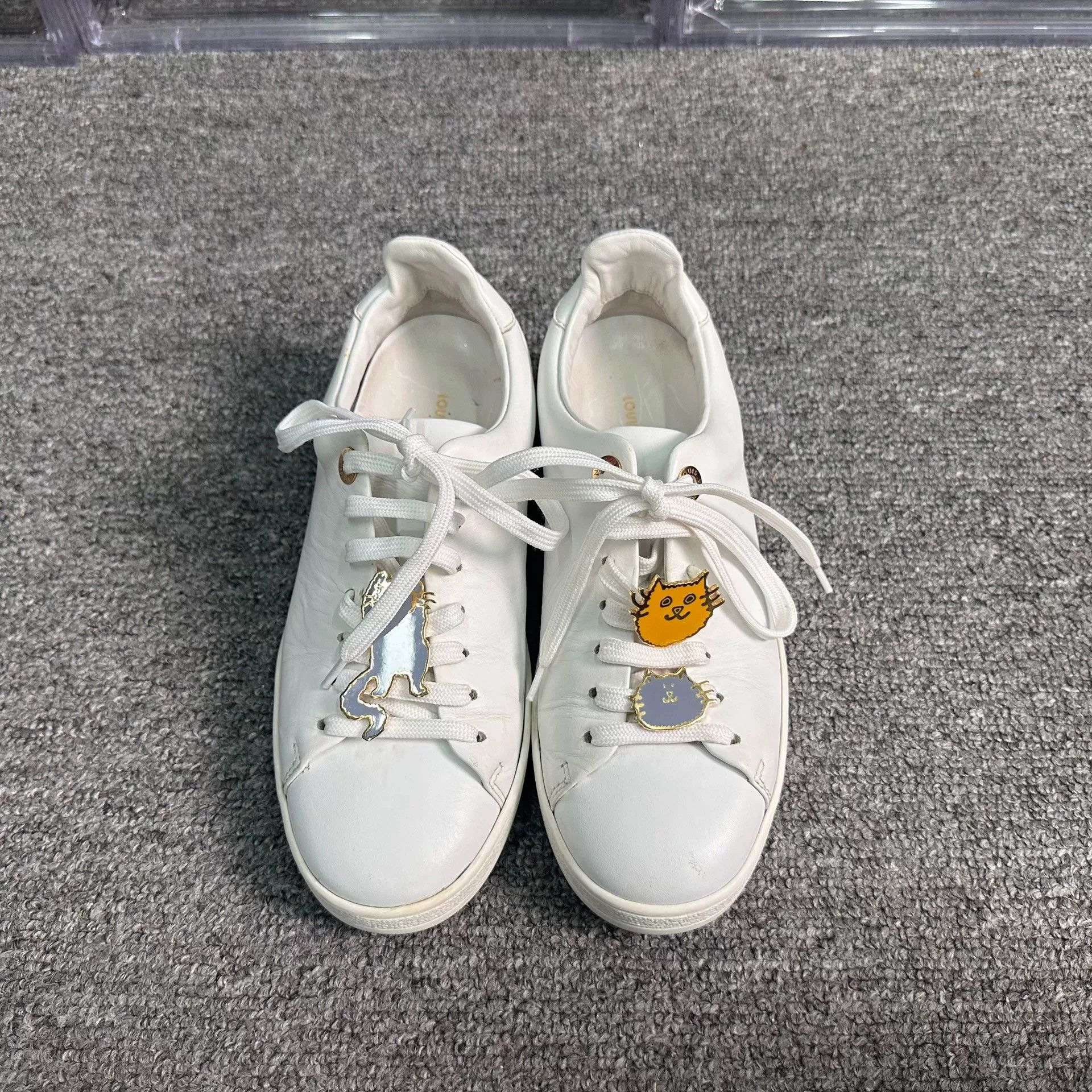 Louis Vuitton Louis Vuitton White Lowtop Sneakers us_5 Women Size US 5 / IT 35 - 4 Thumbnail