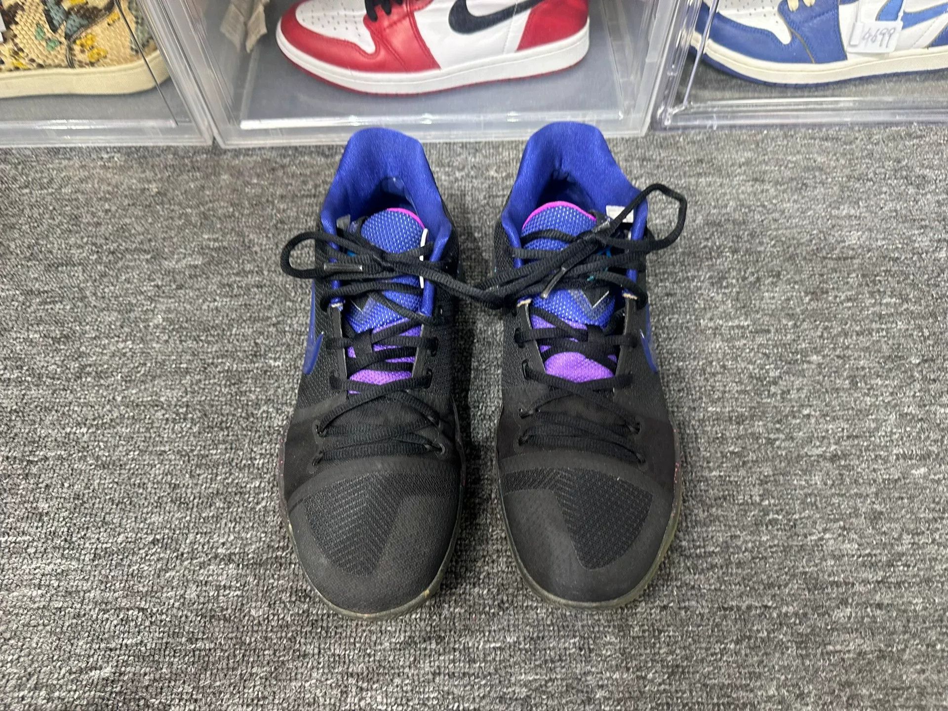 Nike Nike KYRIE Lowtop Sneakers 9 Men Size US 9 / EU 42 - 4 Thumbnail