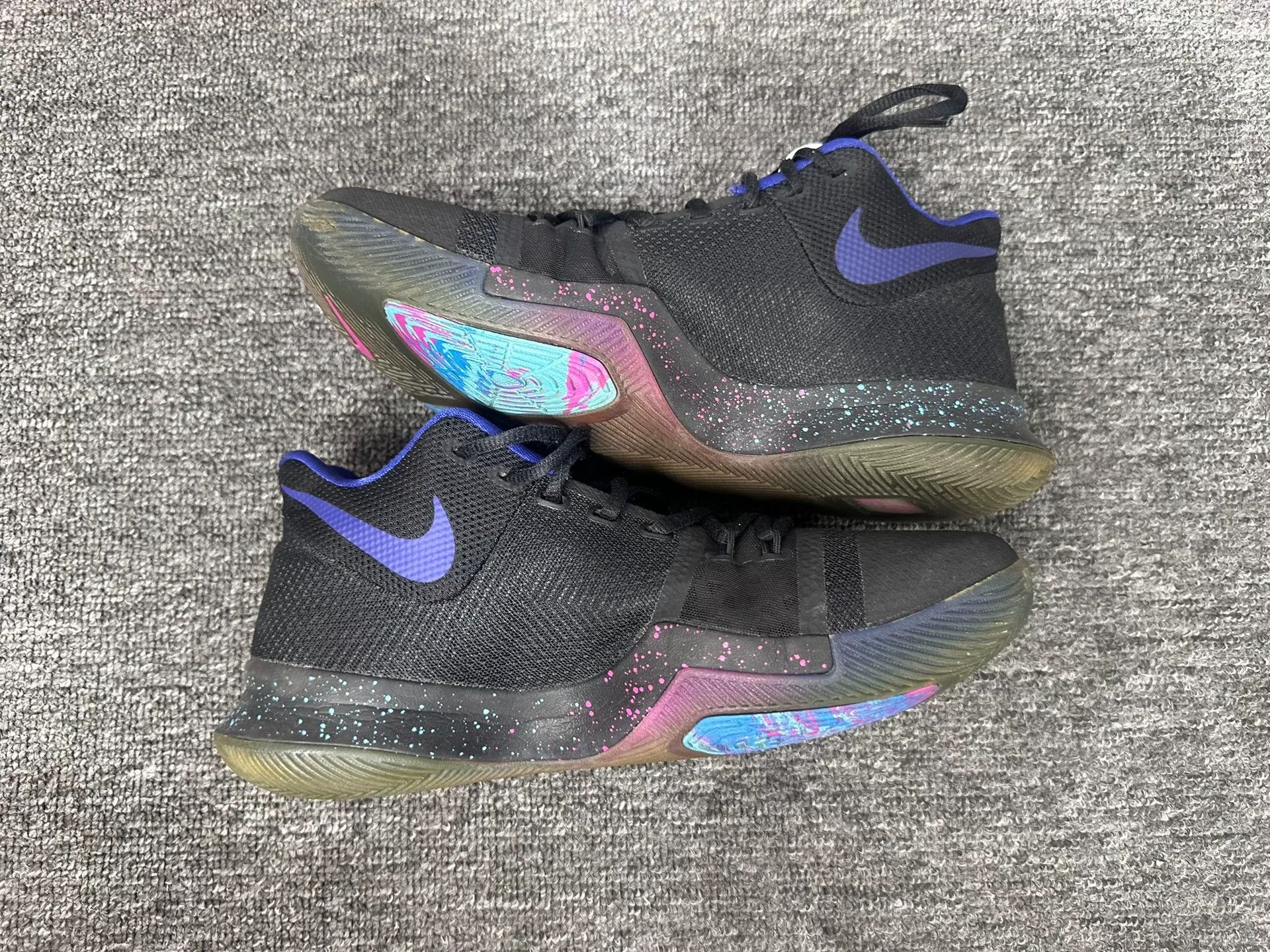 Nike Nike KYRIE Lowtop Sneakers 9 Men Size US 9 / EU 42 - 3 Thumbnail