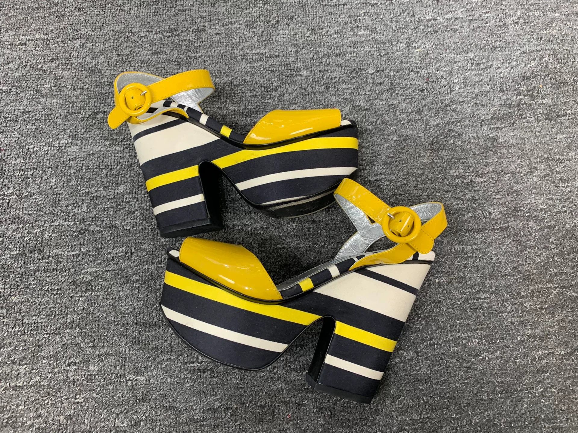 Prada Prada Sandals us_6 Women Size US 6 / IT 36 - 2 Thumbnail