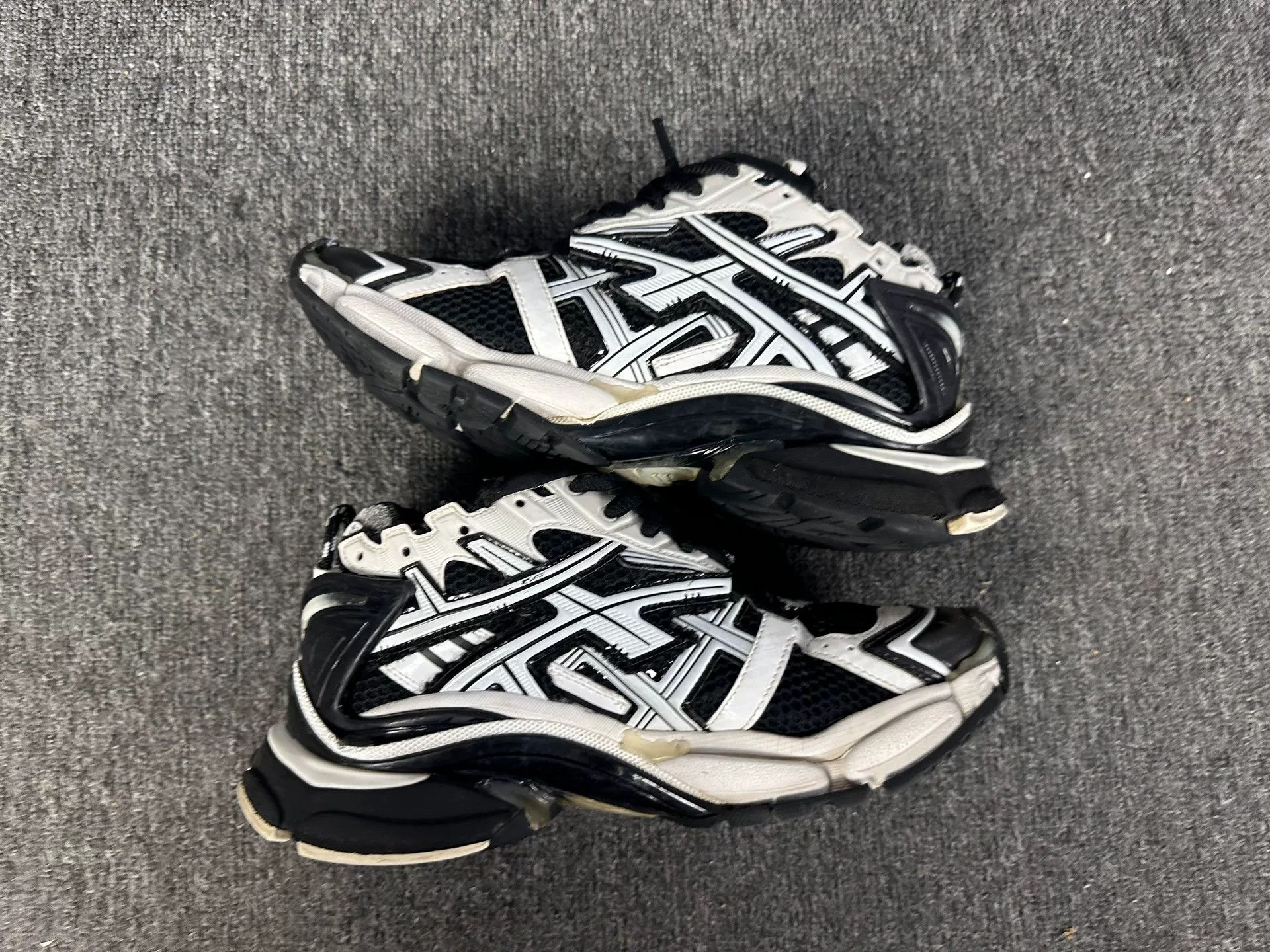 Balenciaga Balenciaga Running Black Lowtop Sneakers 7 Men Size US 7 / EU 40 - 3 Thumbnail
