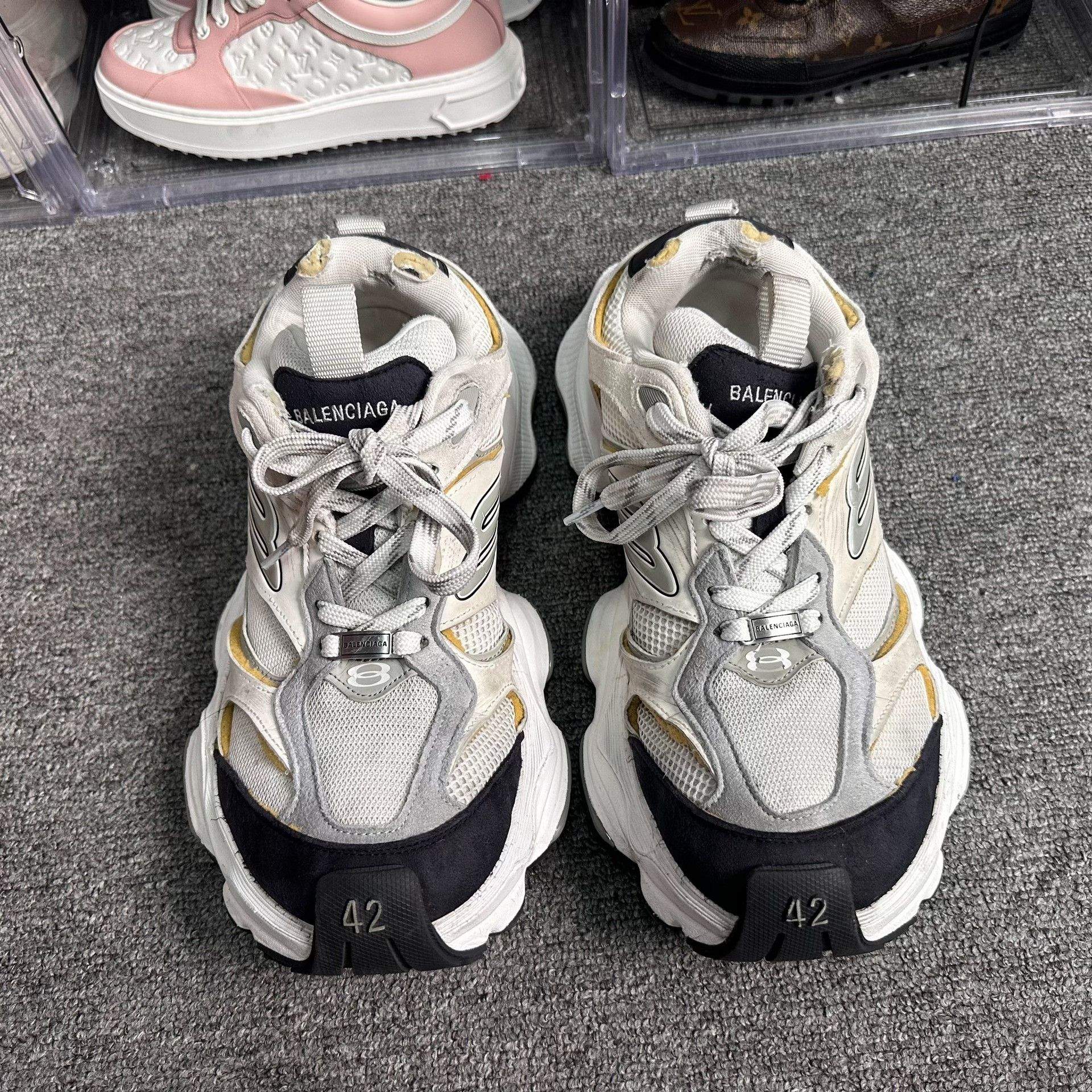 Balenciaga Balenciaga Cargo Lowtop Sneakers 9 Men Size US 9 / EU 42 - 4 Thumbnail
