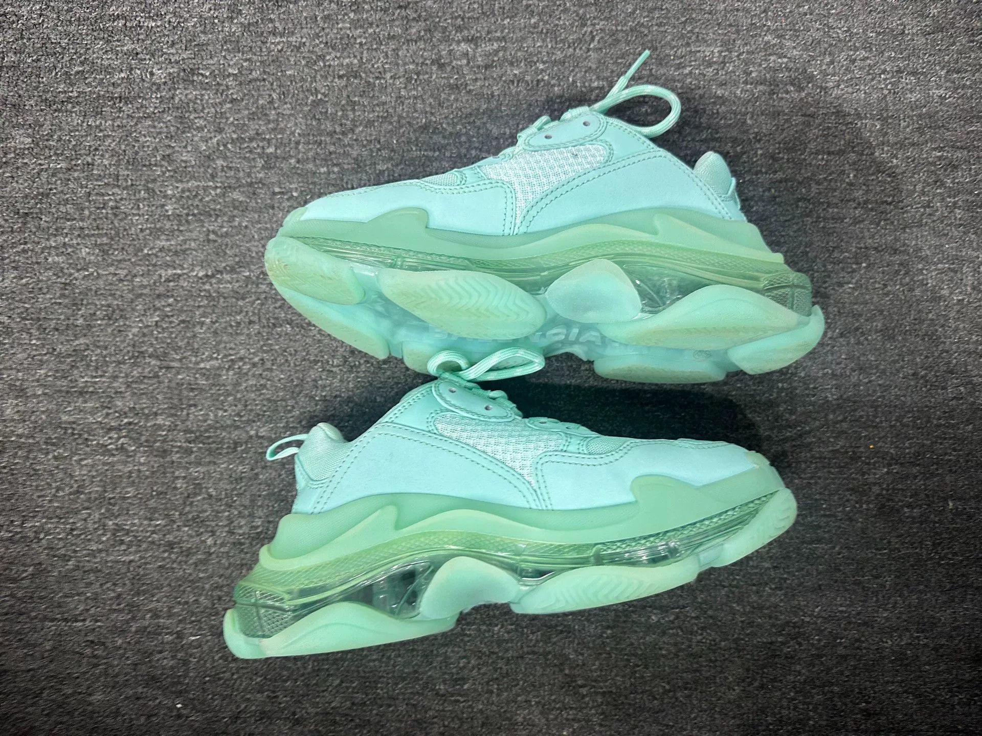 Balenciaga Balenciaga Green Lowtop Sneakers us_7 Women Size US 7 / IT 37 - 3 Thumbnail