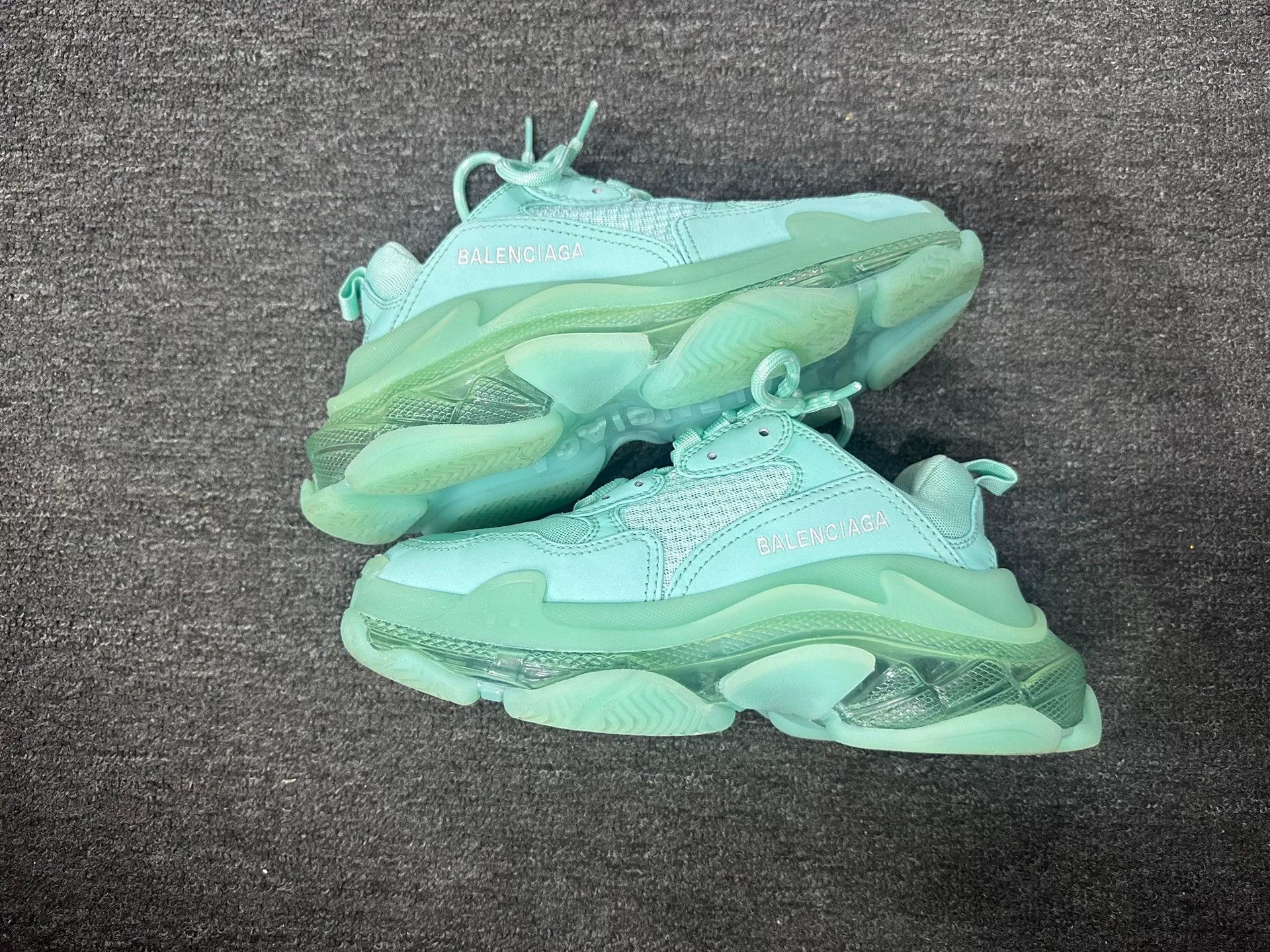 Balenciaga Balenciaga Green Lowtop Sneakers us_7 Women Size US 7 / IT 37 - 2 Thumbnail