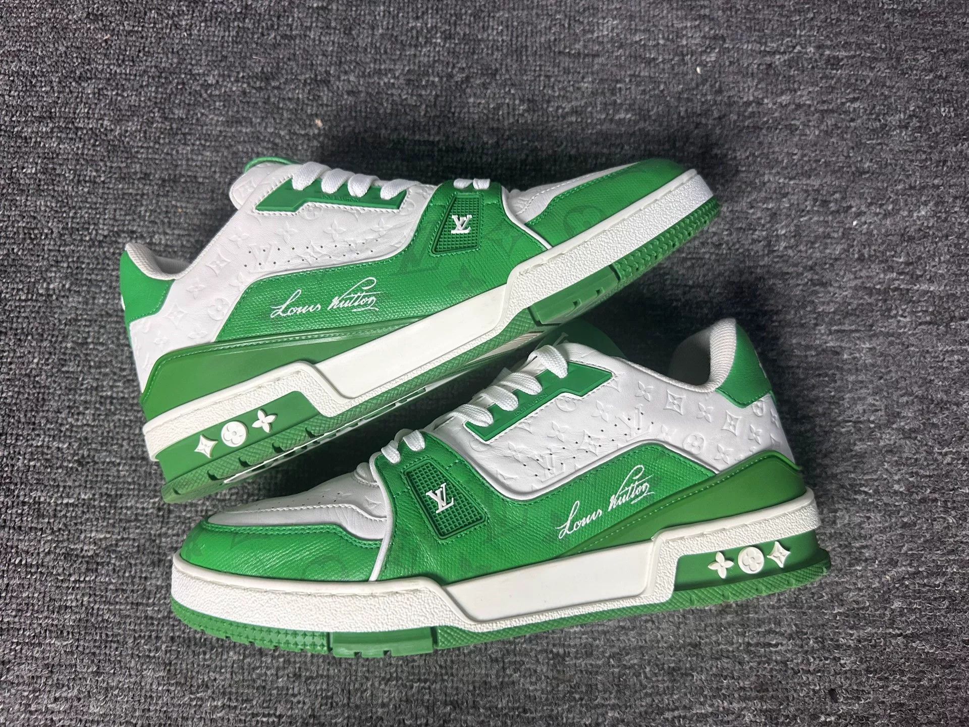 Louis Vuitton Louis Vuitton Training Green Lowtop Sneakers 8 Men Size US 8 / EU 41 - 2 Thumbnail