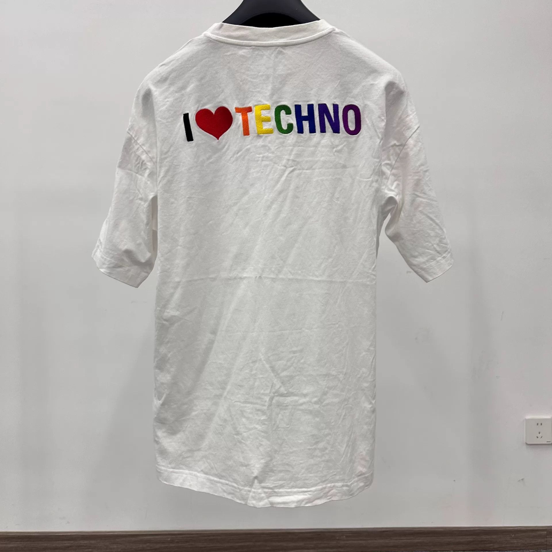 Balenciaga Balenciaga Embroidered Rainbow Multi T-Shirt XS Women Size XS / US 0-2 / IT 36-38 - 2 Thumbnail