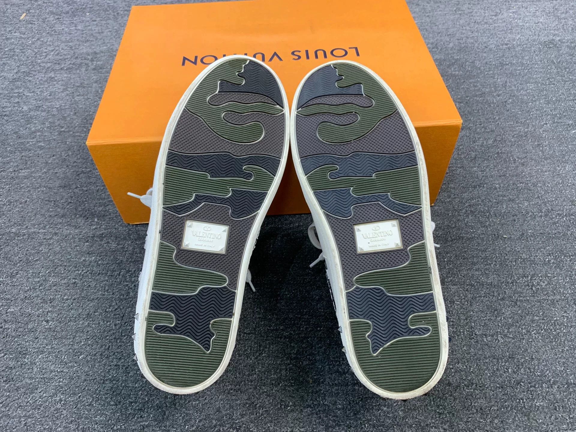 Valentino Valentino Lowtop Sneakers 7 Men Size US 7 / EU 40 - 6 Thumbnail